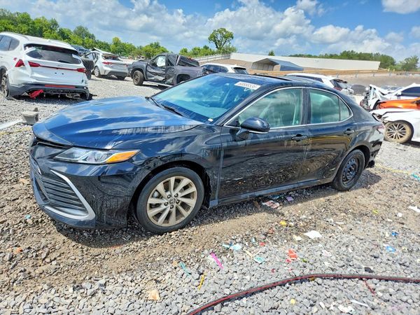 2024 TOYOTA CAMRY LE — Front 3/4