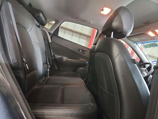 2018 HYUNDAI KONA SEL with Tech Pkg