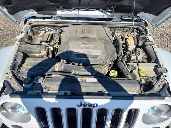 2016 JEEP WRANGLER UNLIMITED SAHARA 4X4