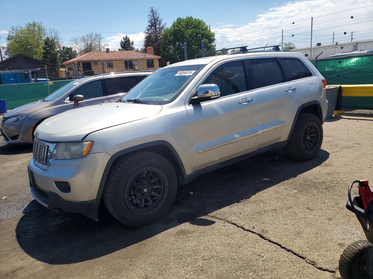 2012 JEEP CHEROKEE Overland — Front 3/4