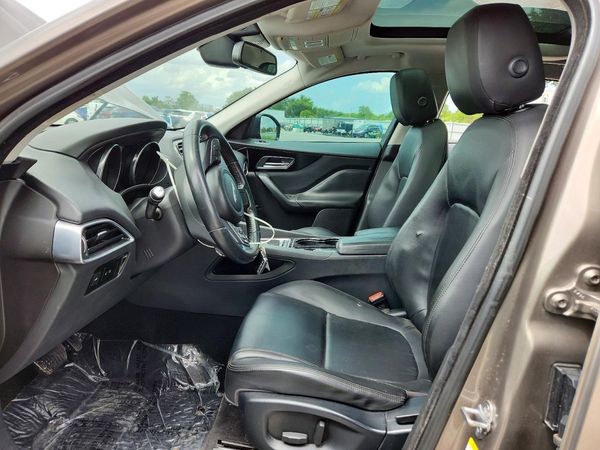 2017 JAGUAR F-PACE Premium — DENT