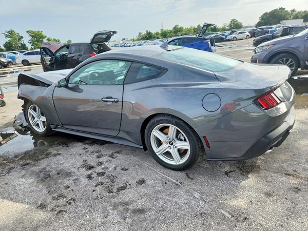 2026 FORD MUSTANG I4