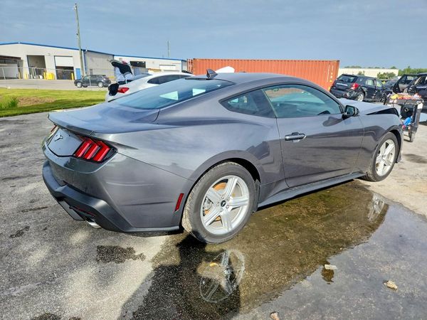 2026 FORD MUSTANG I4
