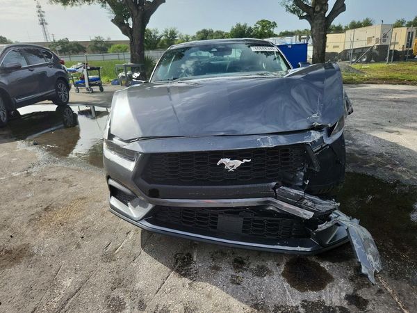 2026 FORD MUSTANG I4