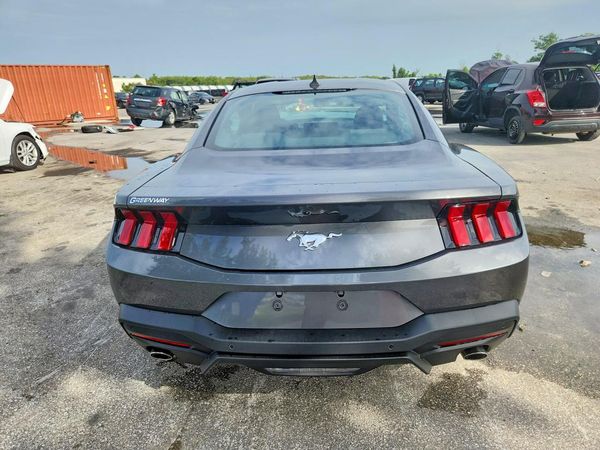2026 FORD MUSTANG I4