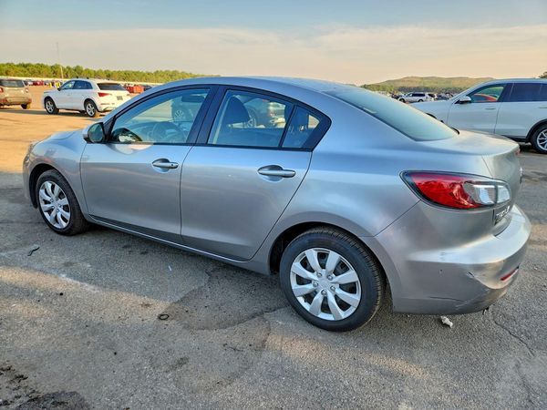 2013 MAZDA 3 SV/Base