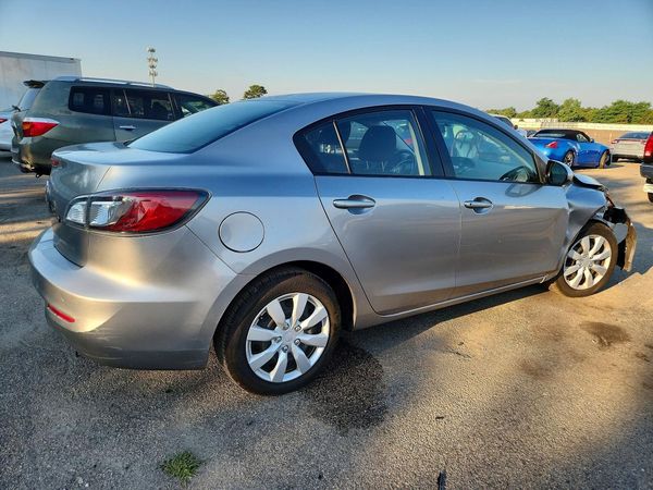 2013 MAZDA 3 SV/Base