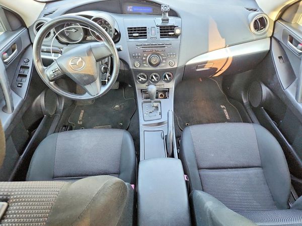 2013 MAZDA 3 SV/Base