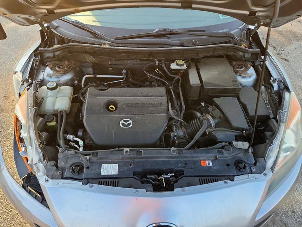 2013 MAZDA 3 SV/Base