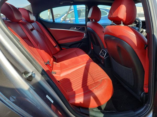 2025 GENESIS G70