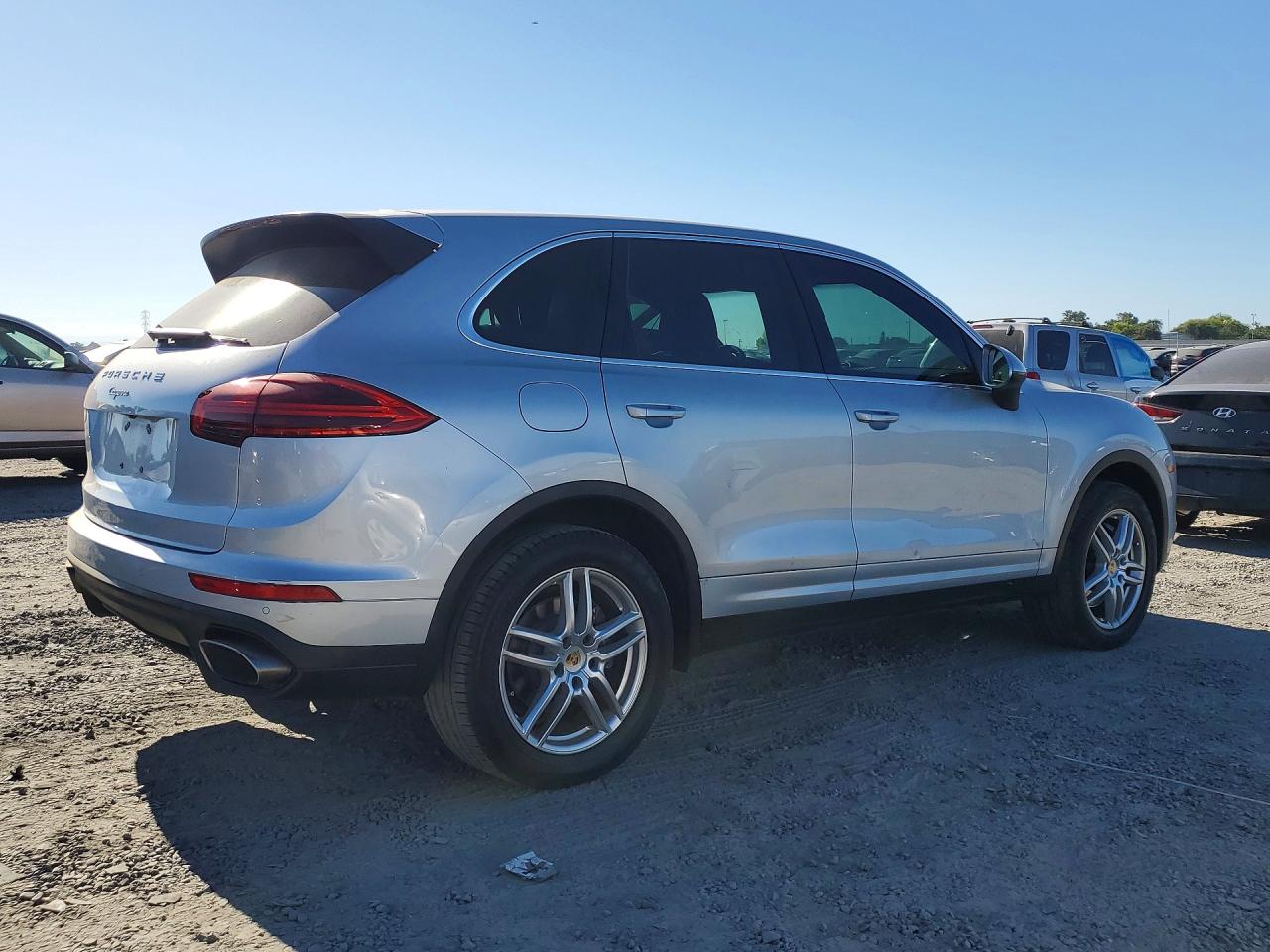 2016 PORSCHE CAYENNE