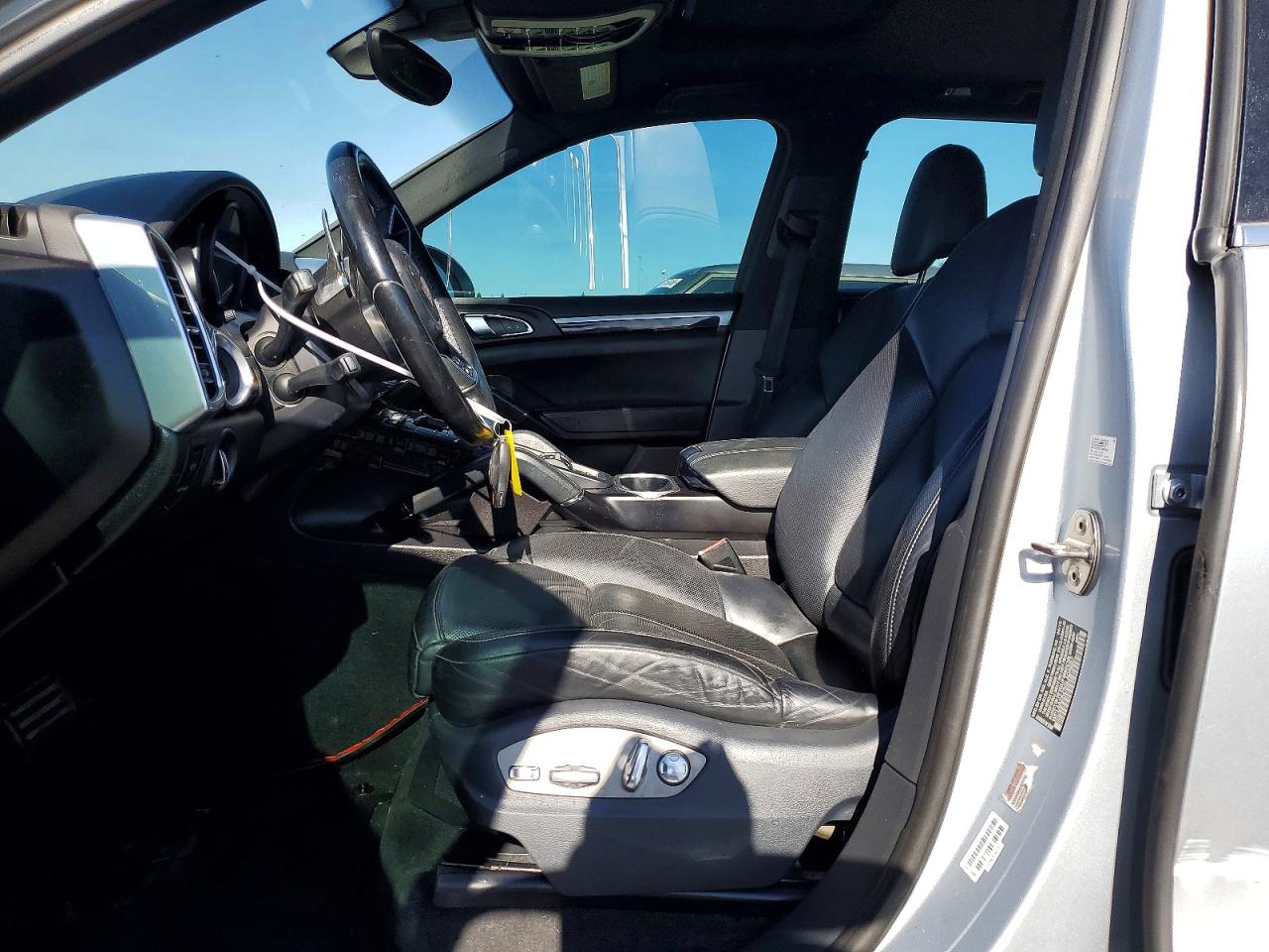 2016 PORSCHE CAYENNE