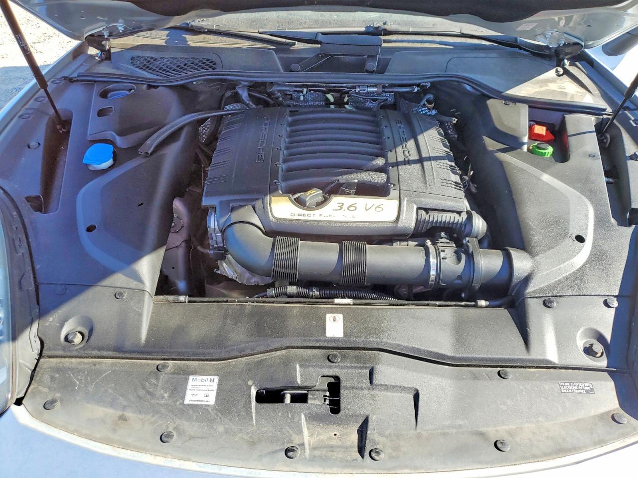 2016 PORSCHE CAYENNE