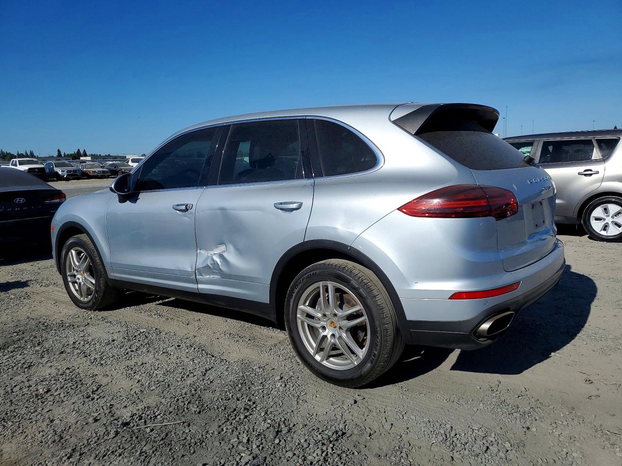 2016 PORSCHE CAYENNE