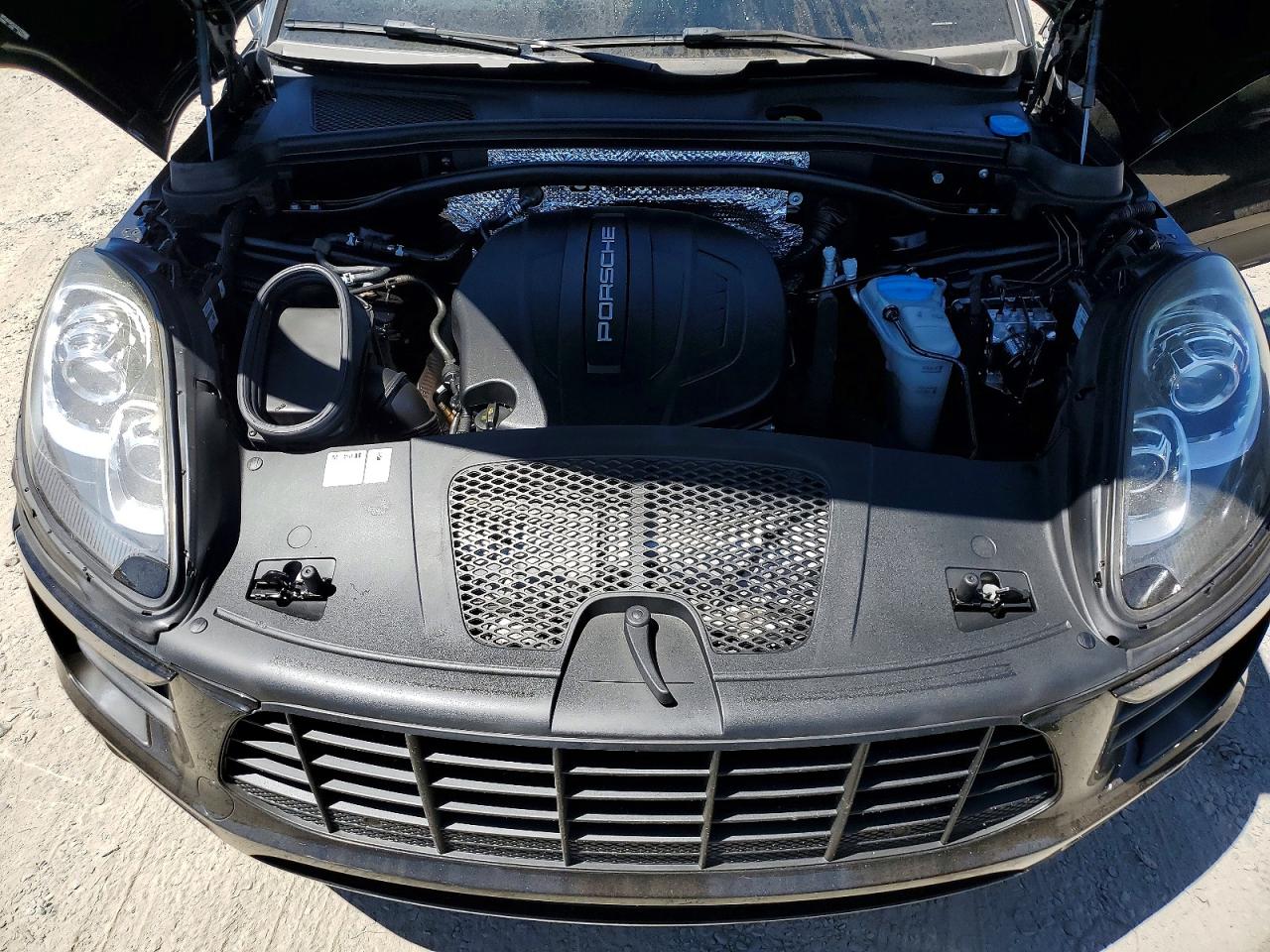 2018 PORSCHE MACAN