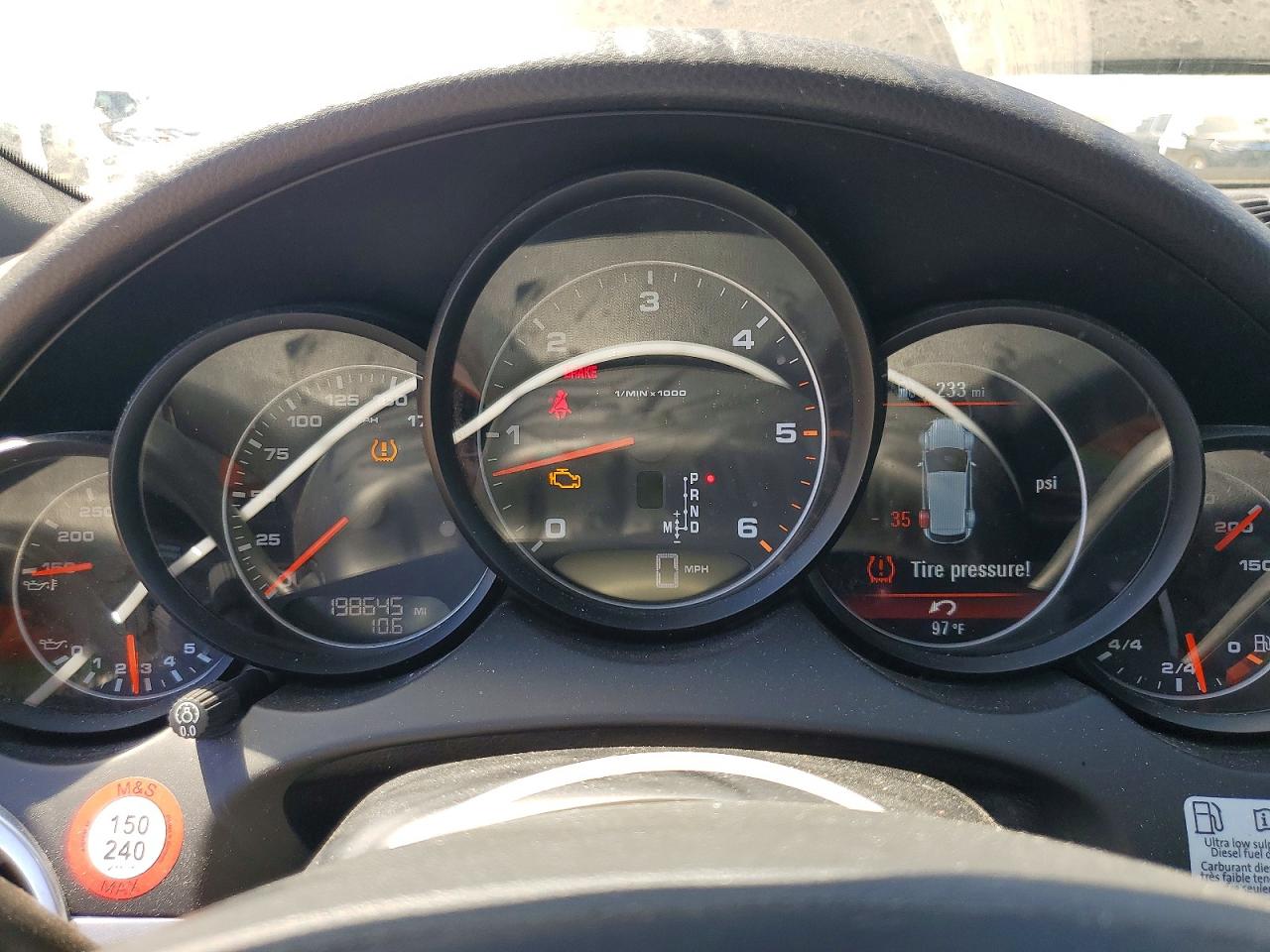 2014 PORSCHE CAYENNE