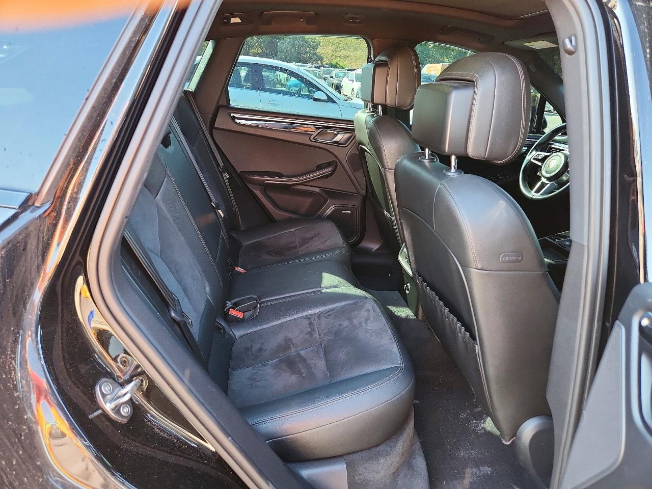 2015 PORSCHE MACAN