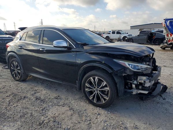 2017 INFINITI QX30