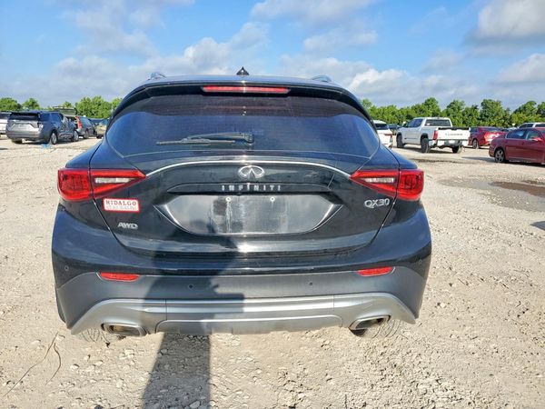 2017 INFINITI QX30