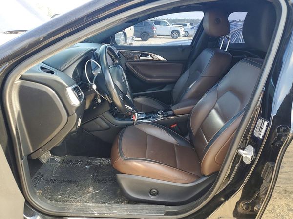 2017 INFINITI QX30
