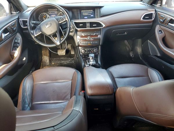 2017 INFINITI QX30