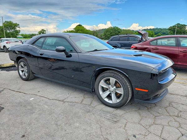 2017 DODGE CHALLENGER SXT