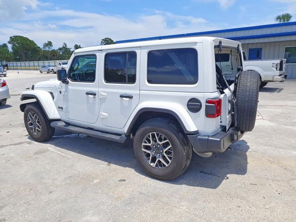 2025 JEEP WRANGLER Sahara