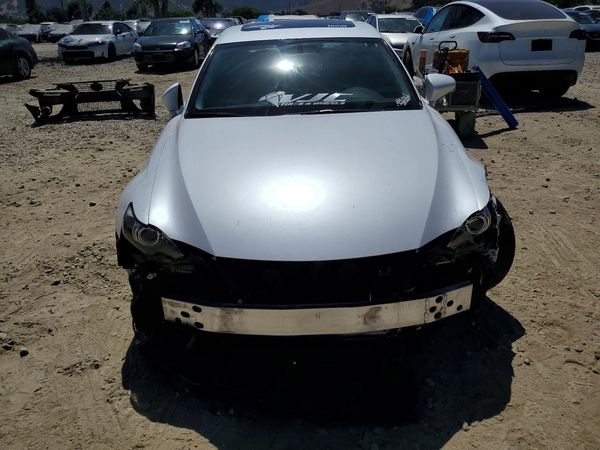 2016 LEXUS IS 200t