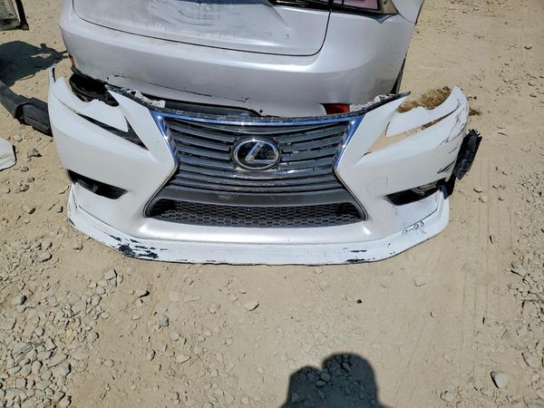 2016 LEXUS IS 200t