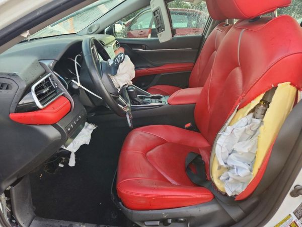 2018 TOYOTA CAMRY — DENT