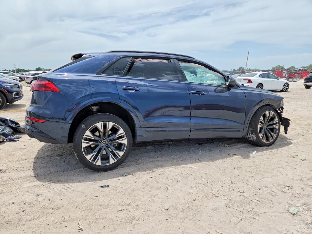 2025 AUDI Q8