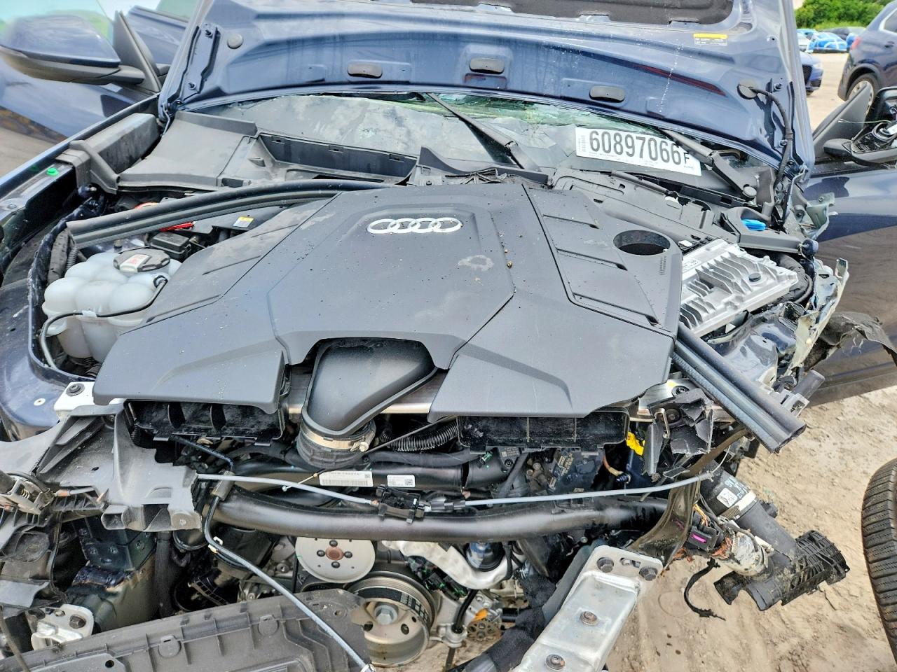 2025 AUDI Q8