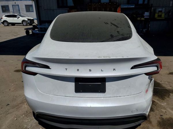 2026 TESLA MODEL 3