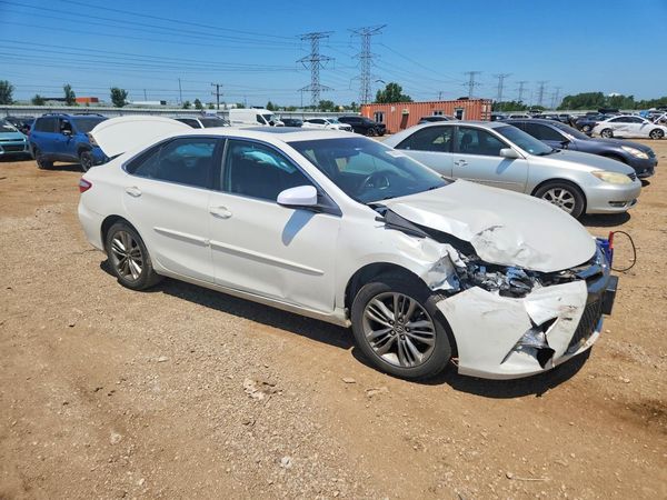 2017 TOYOTA CAMRY LE/SE/XLE/XSE — Passenger 3/4