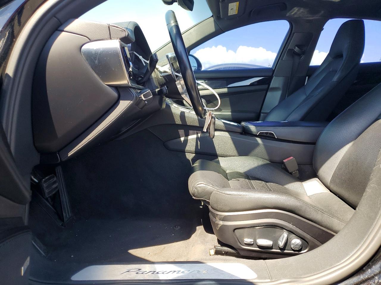 2018 PORSCHE PANAMERA Base / 4