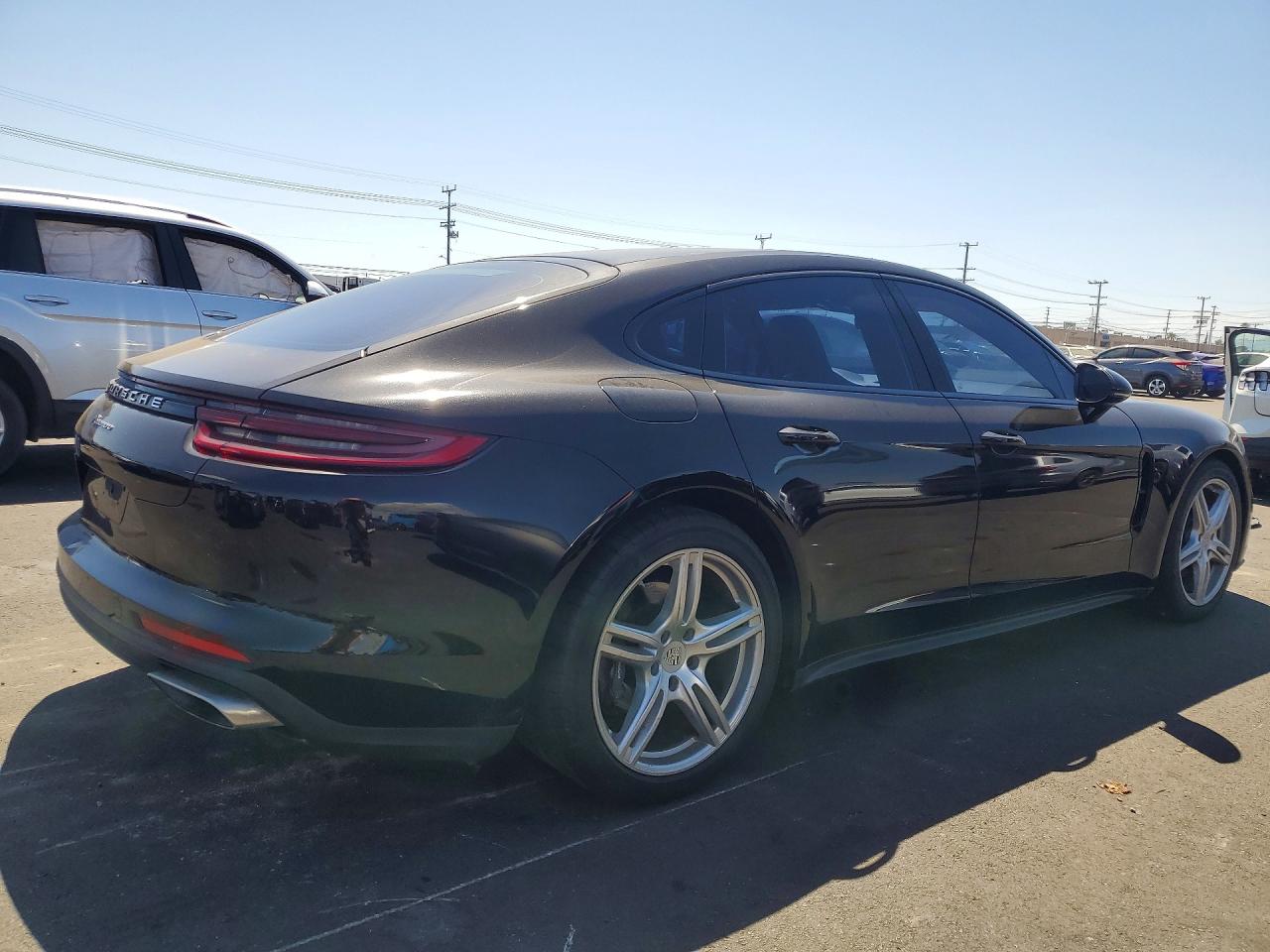 2018 PORSCHE PANAMERA Base / 4