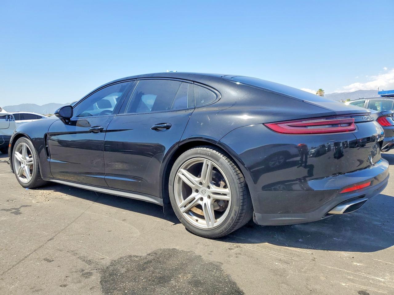 2018 PORSCHE PANAMERA Base / 4