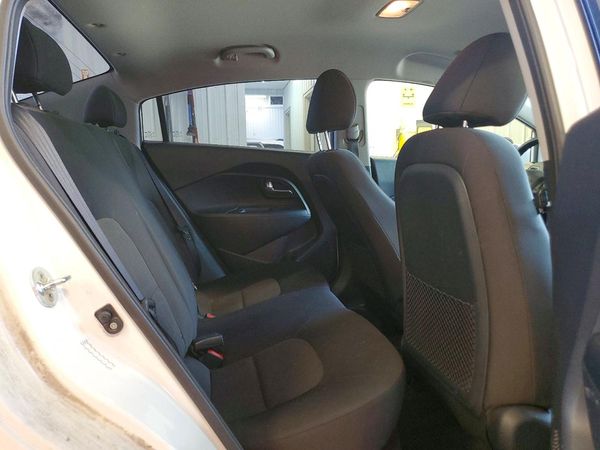 2015 KIA RIO LX