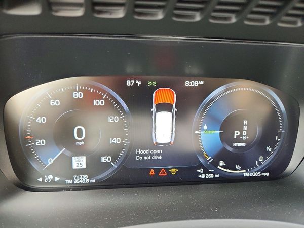 2022 VOLVO XC90