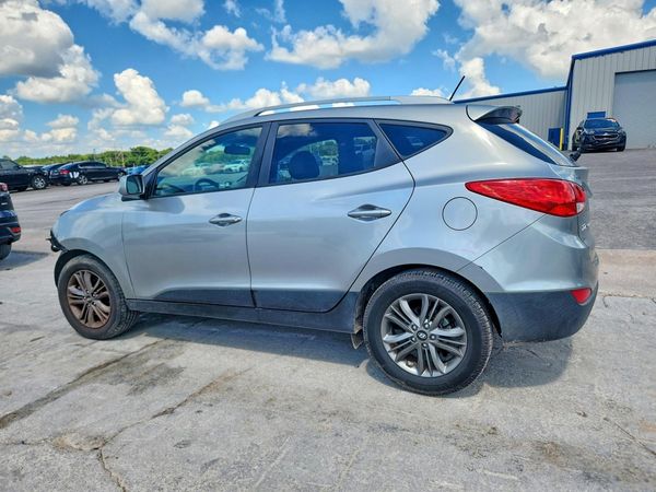 2015 HYUNDAI TUCSON GLS (Middle)
