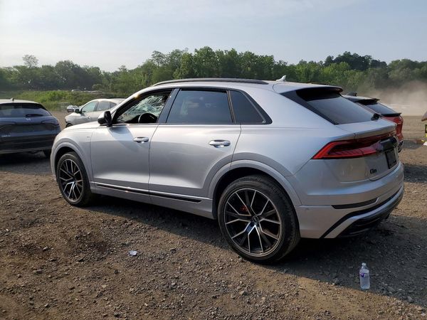 2021 AUDI Q8