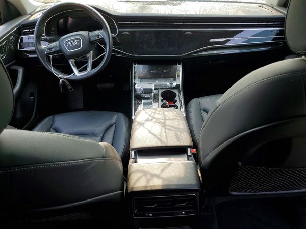 2021 AUDI Q8