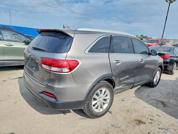 2016 KIA SORENTO L / LX