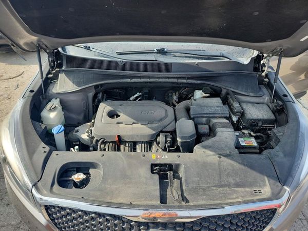 2016 KIA SORENTO L / LX