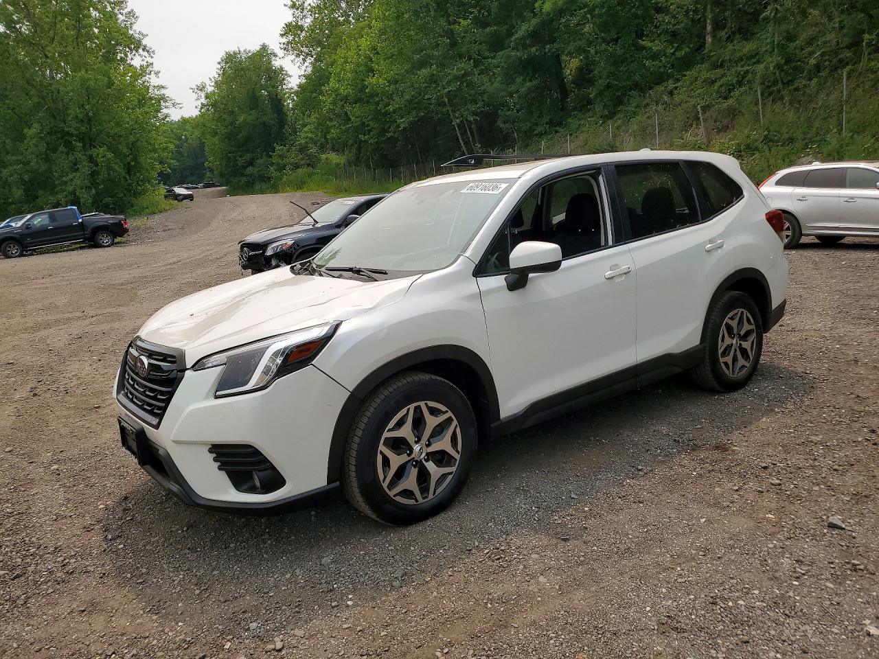 2022 SUBARU FORESTER