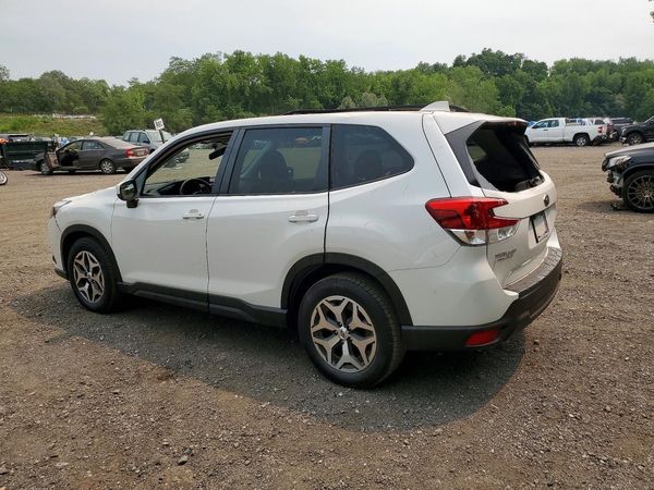 2022 SUBARU FORESTER