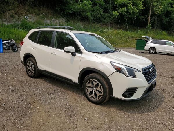 2022 SUBARU FORESTER