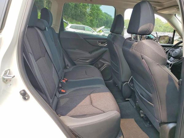 2022 SUBARU FORESTER