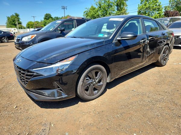 2022 HYUNDAI ELANTRA