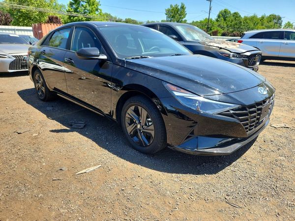 2022 HYUNDAI ELANTRA